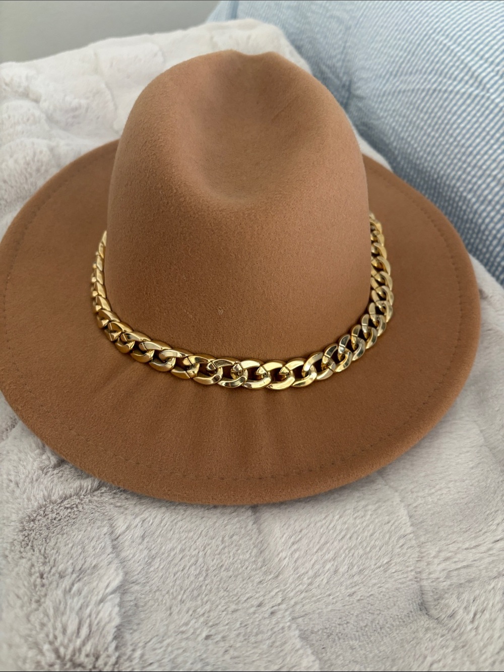 Stylish Brown Fedora with Gold Chain Trim